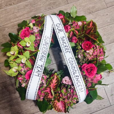 Coroana funerarra rotunda cu floori mixte