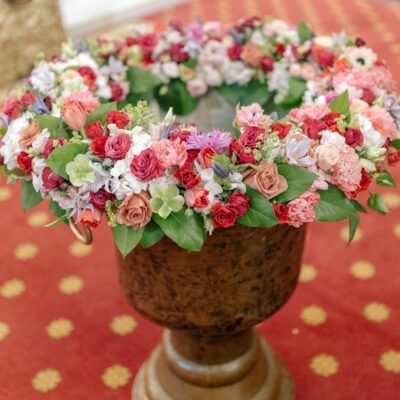 Decor cristelnita cu flori colorate