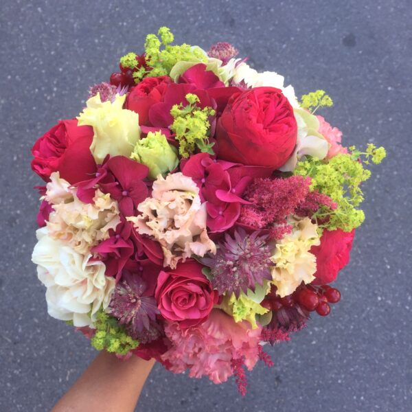 buchet de nunta cu flori rosii