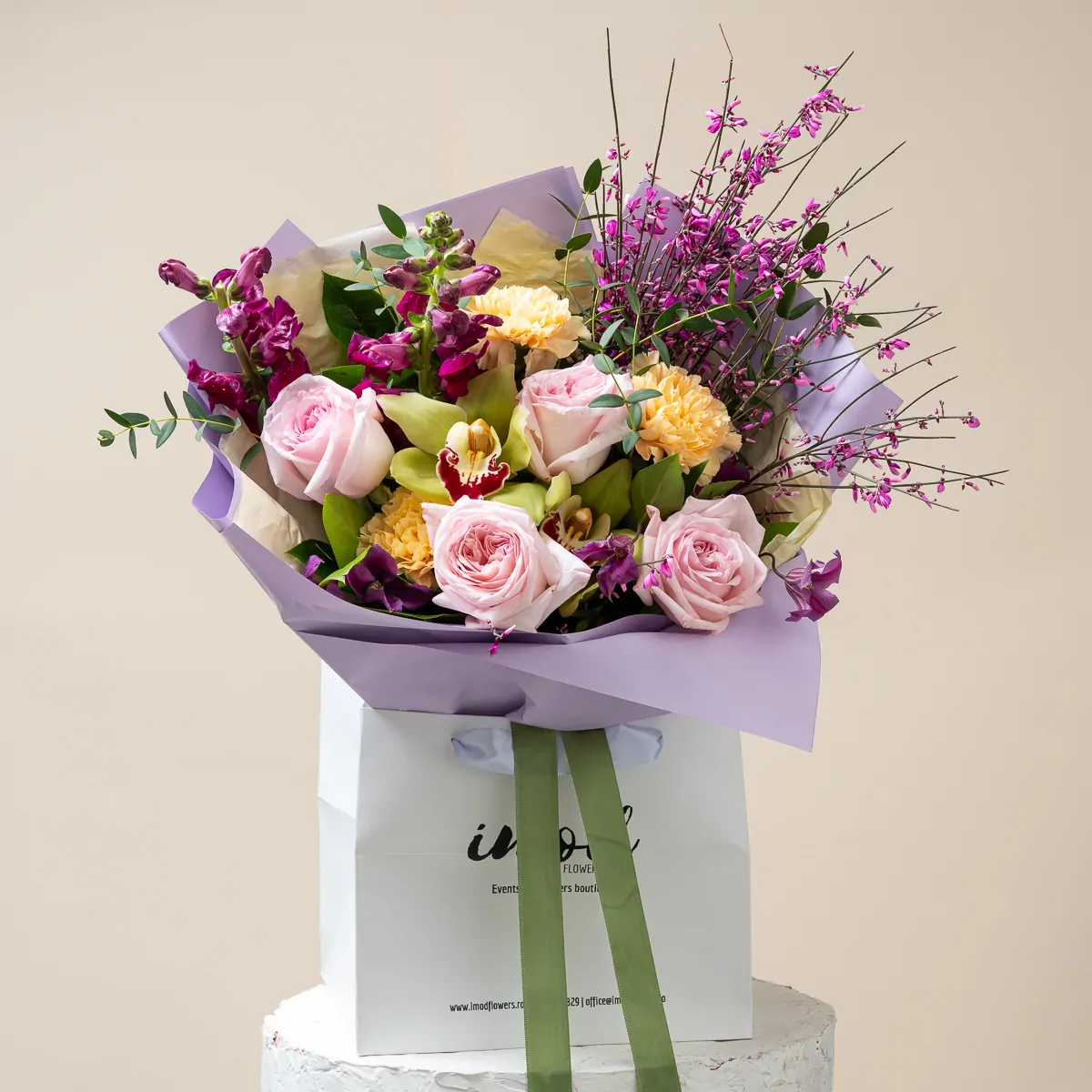 Buchet Harmony Lila cu Orhidee si Trandafiri
