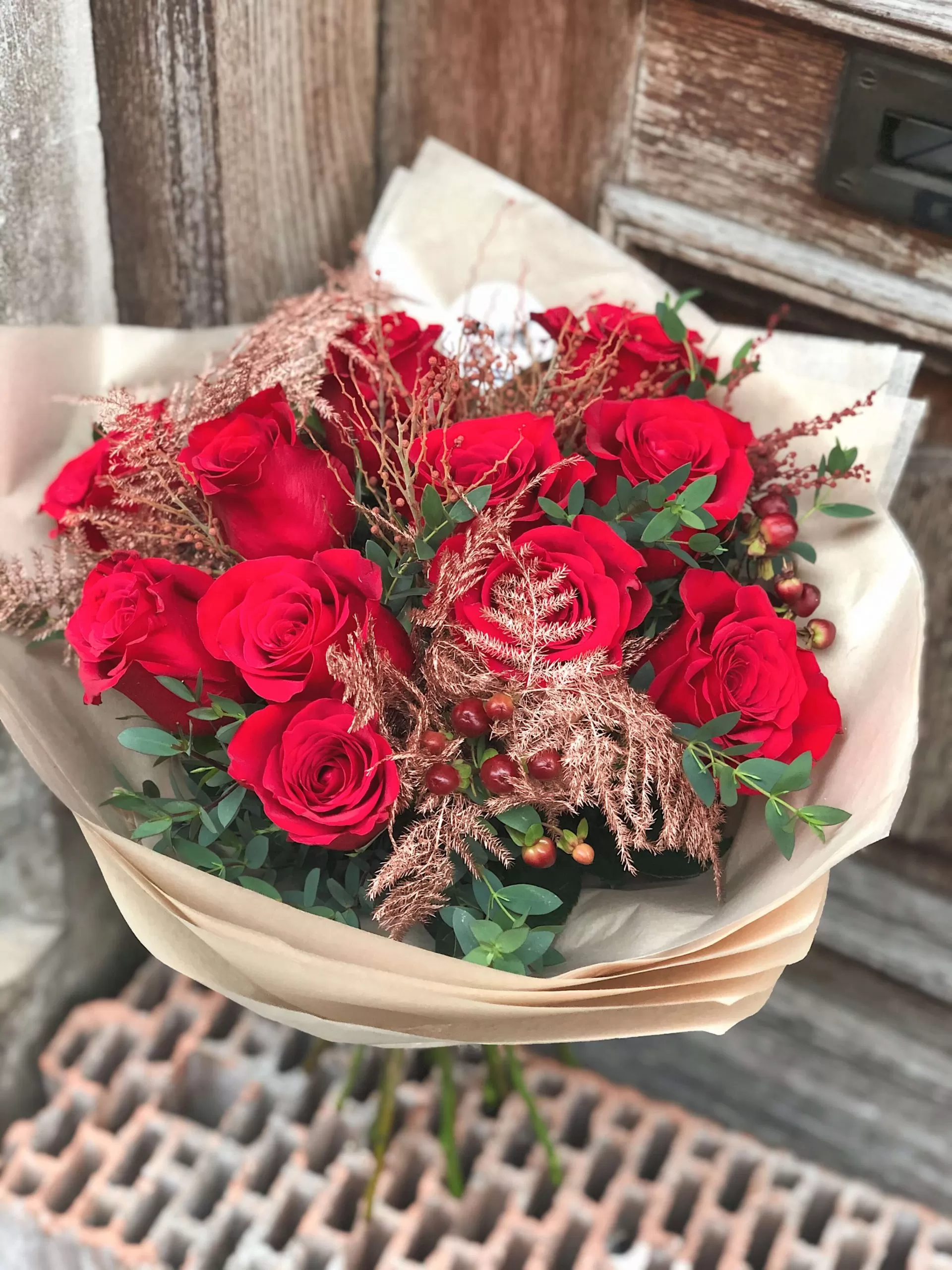 Buchet cu 11 trandafiri rosii scaled