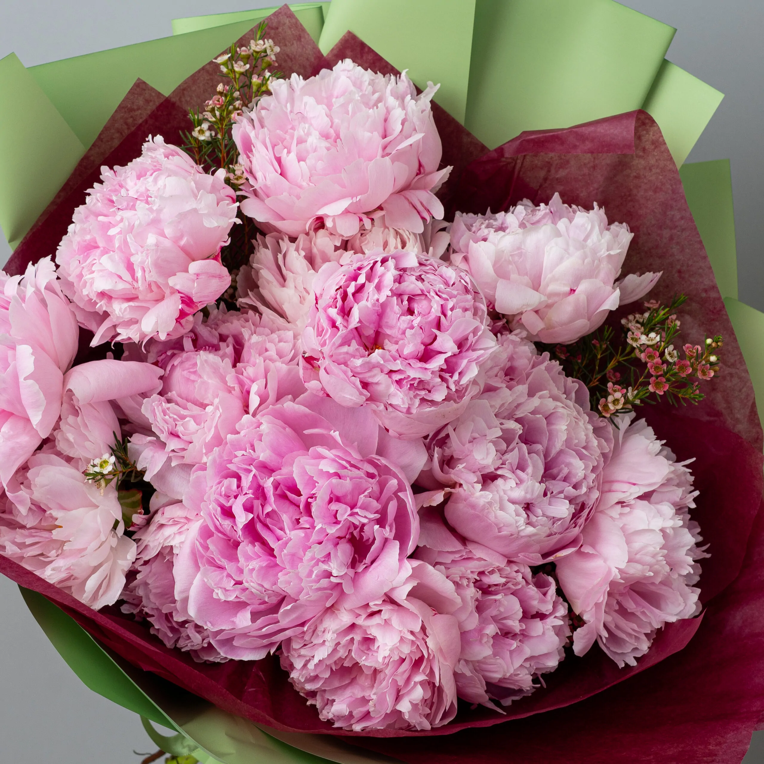 Buchet cu 15 bujori roz pal-1