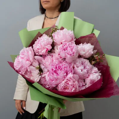Buchet cu 15 bujori roz pal