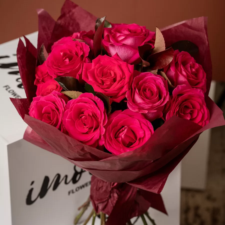 Buchet cu 15 trandafiri cyclam