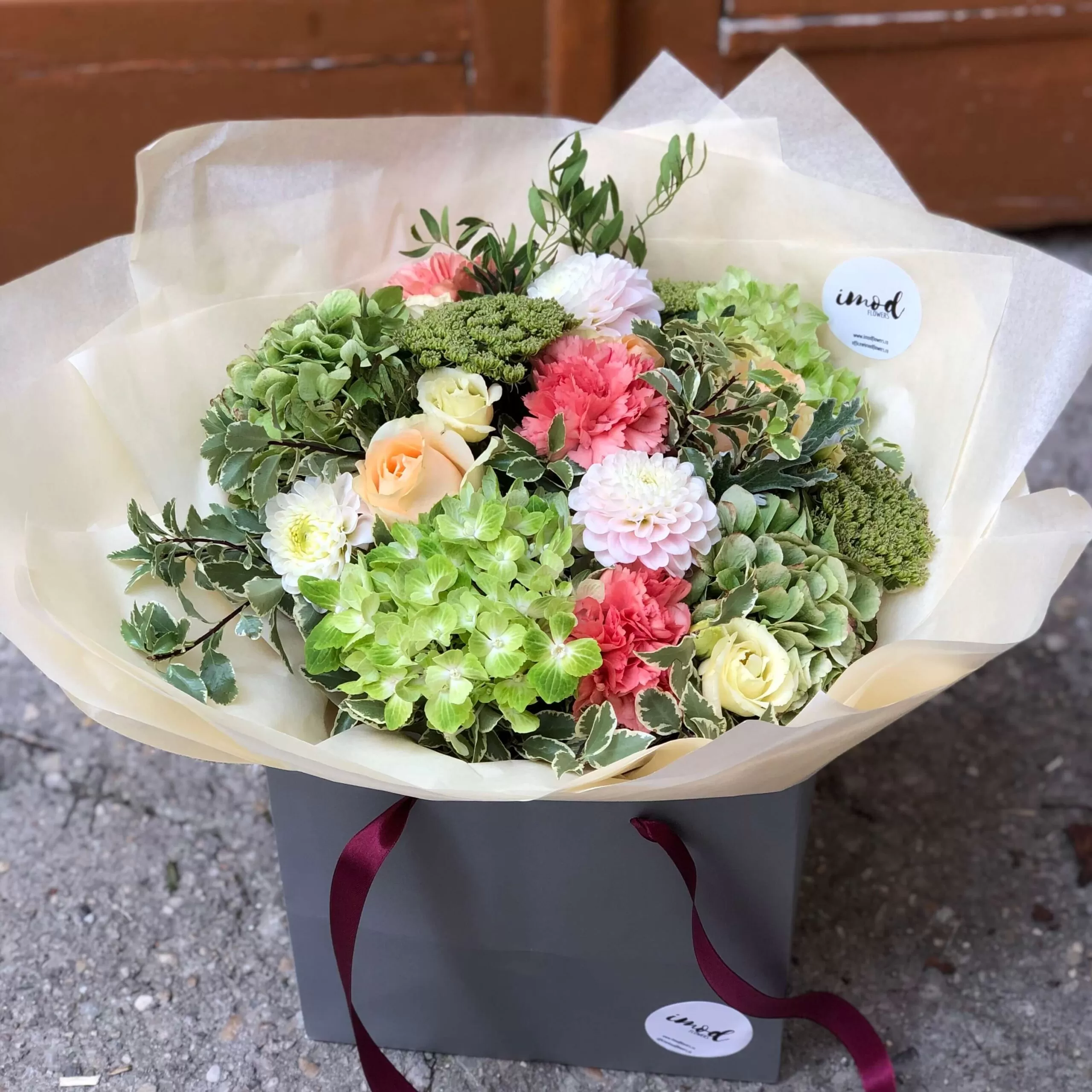 Buchet de flori cu dhalii