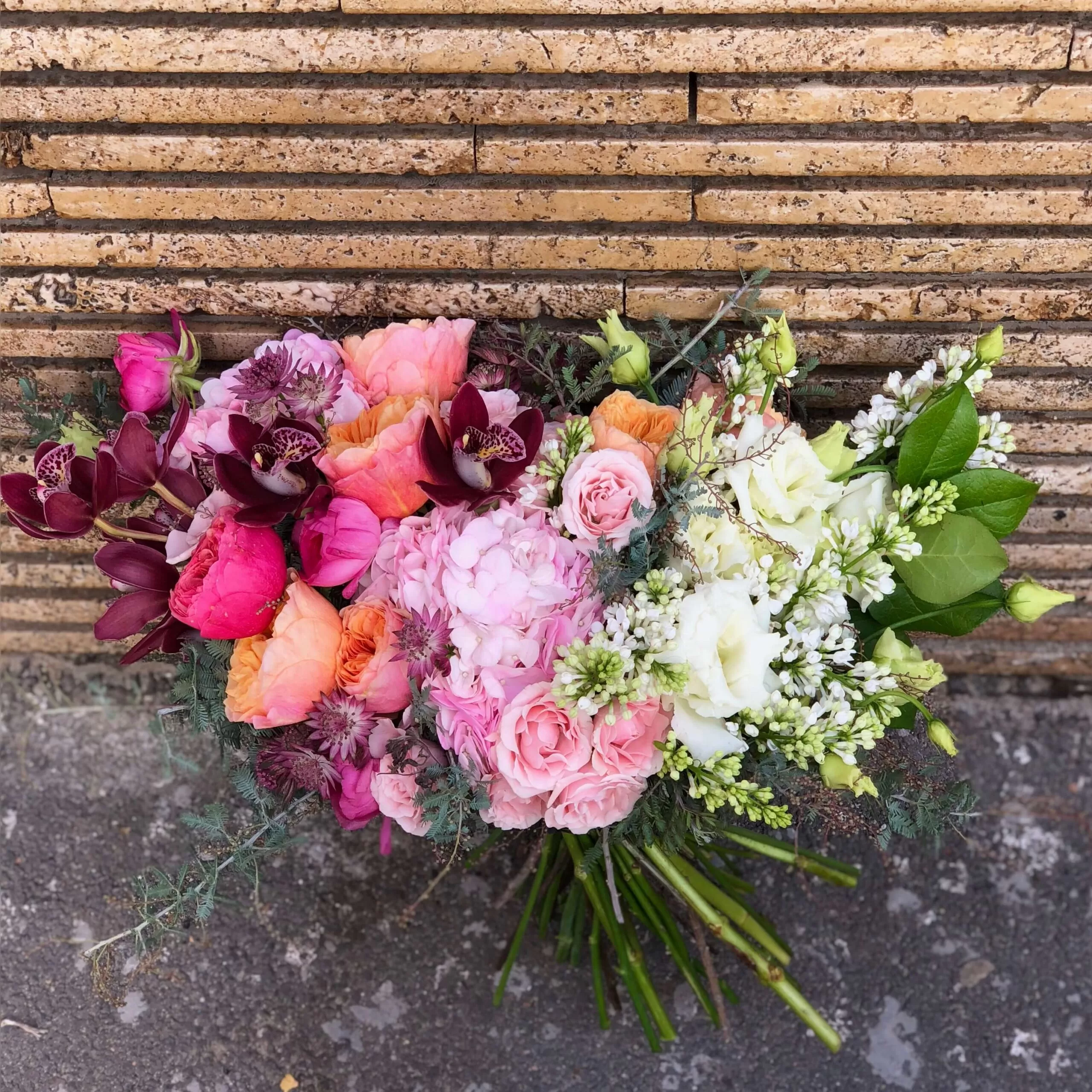 Buchet de flori surpriza dulce 2