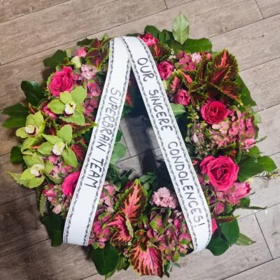 Coroana funerarra rotunda cu floori mixte