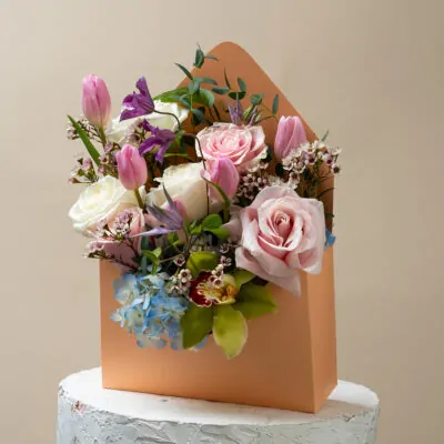 Cutie cu lalele si Cymbidium