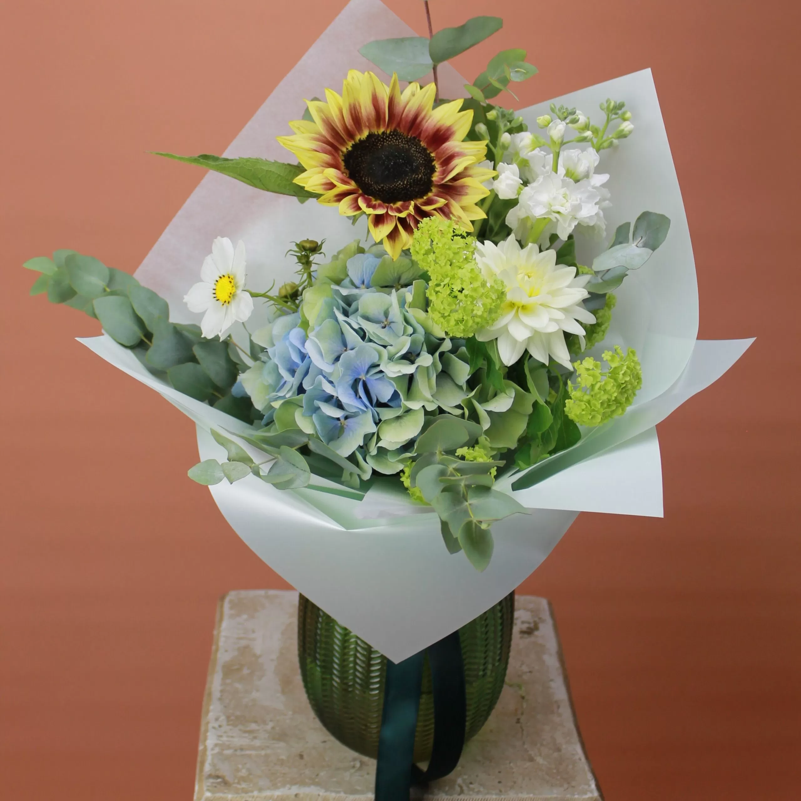 Buchet cu hortensia si floarea soarelui