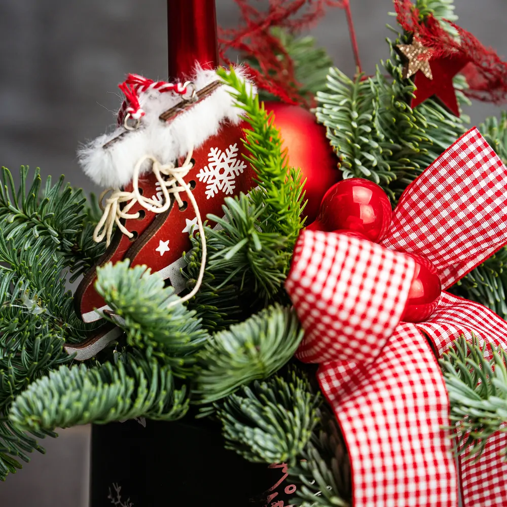 aranjament-floral-de-craciun-in-cutie