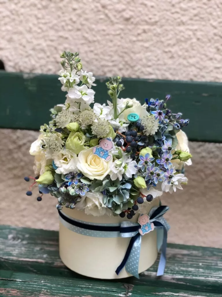 aranjament-floral-pentru- botez-baiat
