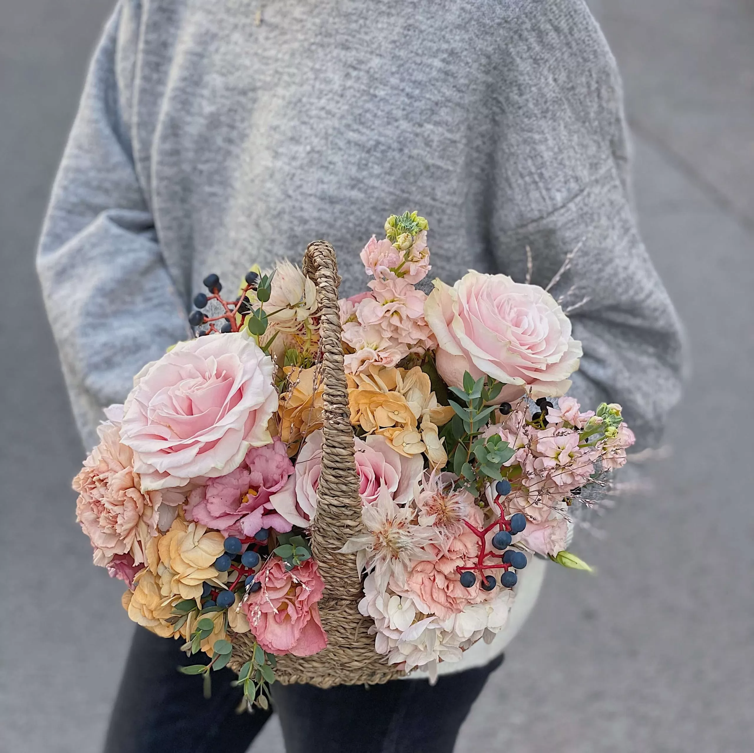 cos cu trandafiri roz 2 scaled